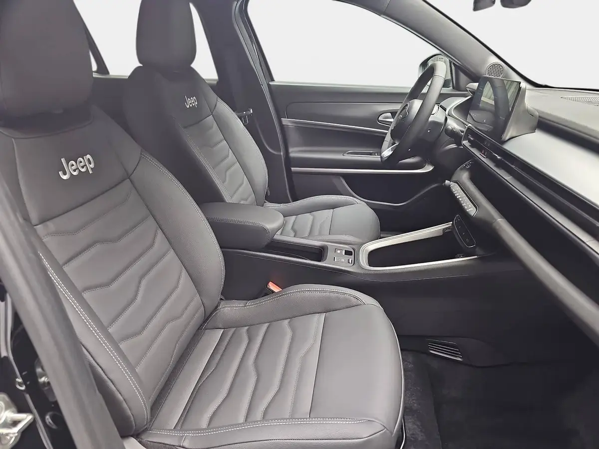 JEEP AVENGER ELEKTRO SUMMIT MJ26 LEDERSITZE INFOTAINMENT & KOMFORTPAKET