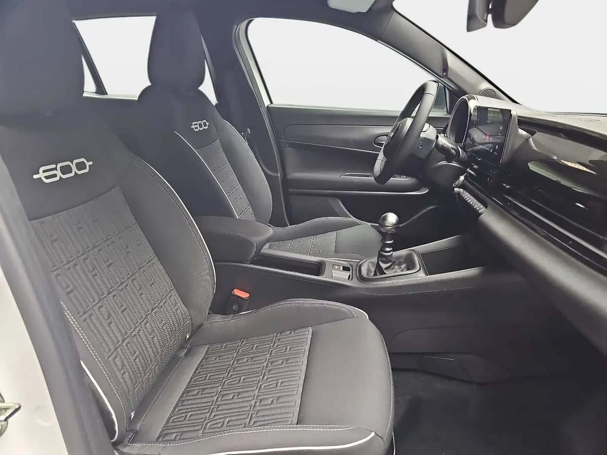 FIAT 600 1.2 T3 HYBRID STREET MJ26