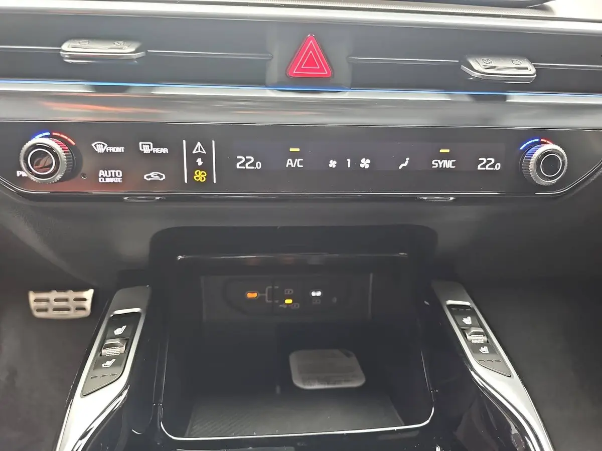 KIA SORENTO 2.2 CRDI AWD DCT8 PLATINUM LEDER NAPPA PREMIUM GLASDACH AHK