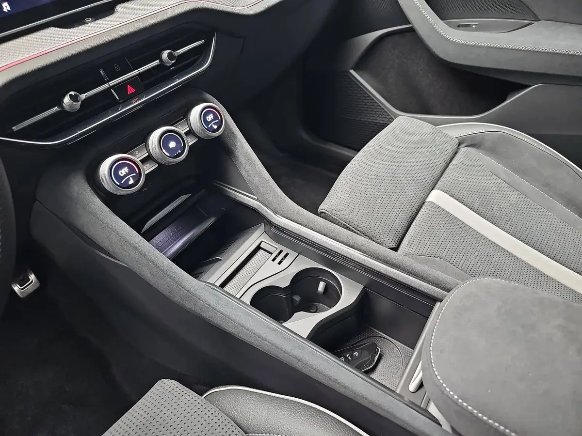 SKODA KODIAQ 1.5 TSI DSG SPORTLINE NAVI LED ACC PANO WINTER AHK