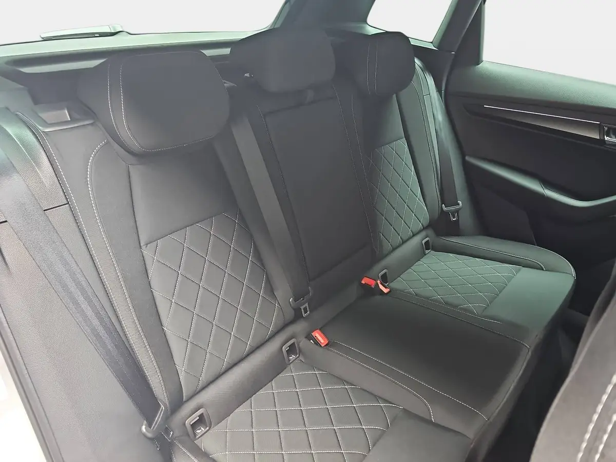 SKODA KAROQ 2.0 TDI DSG SPORTLINE 4X4 WINTER AHK