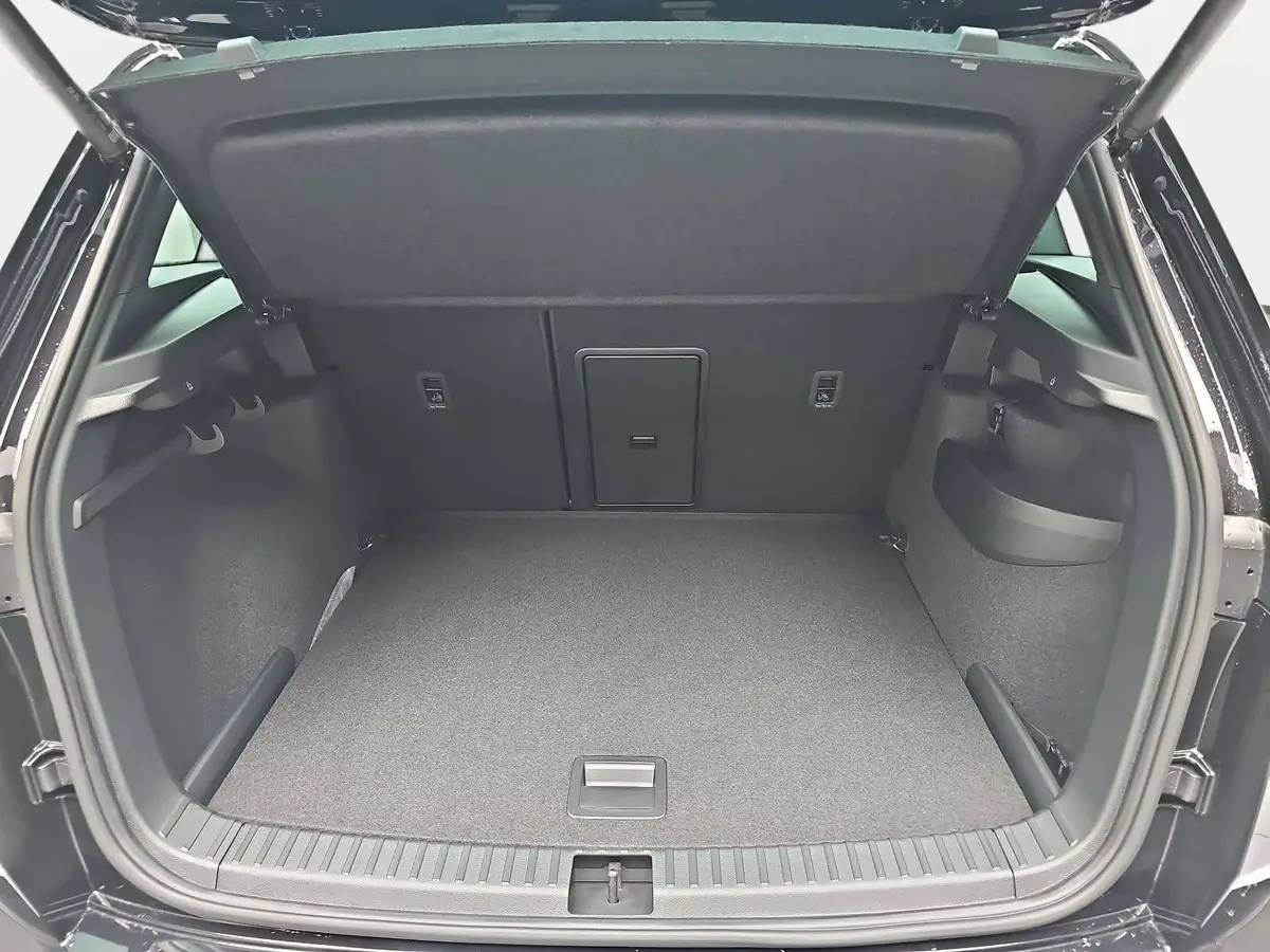 SKODA KAROQ 1.5 TSI DSG SPORTLINE NAVI LED PANO