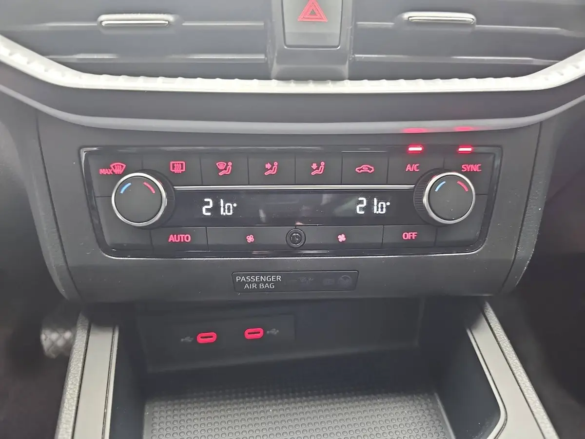 SEAT IBIZA 1.0 TSI STYLE LED GRA DAB PDC