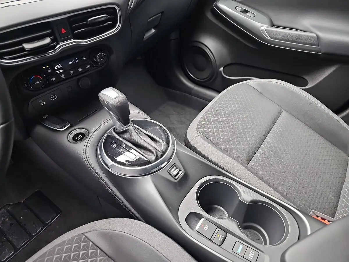 NISSAN JUKE 1.6 HYBRID AUTO. N-CONNECTA WINTER FRONTSCHEIBENHEIZUNG 2-FARBEN