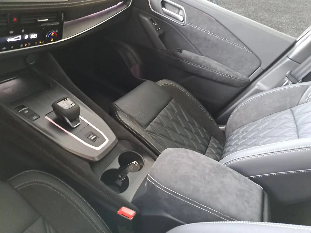 NISSAN QASHQAI 1.3 DIG-T MHEV AUTO. TEKNA PREMIUM PAKET 2-FARBEN