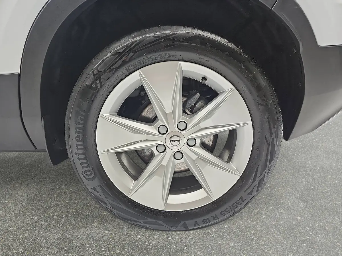 VOLVO XC40 T2 2WD AUTO. CORE NAVI LED EL.HECKKL. PDC KAMERA L