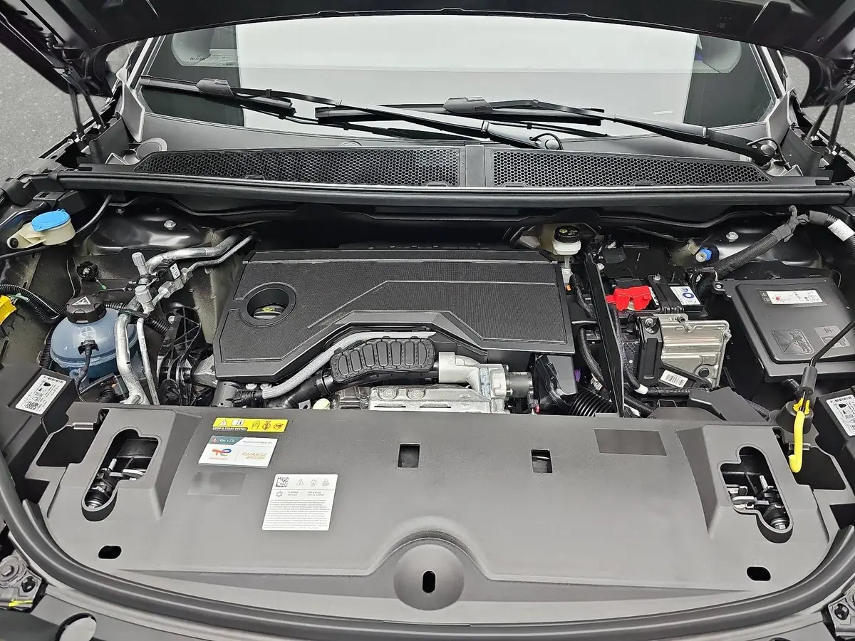 PEUGEOT 3008 1.2 HYBRID 145 E-DSC6 GT NAVI KLIMA LED AHK LM19