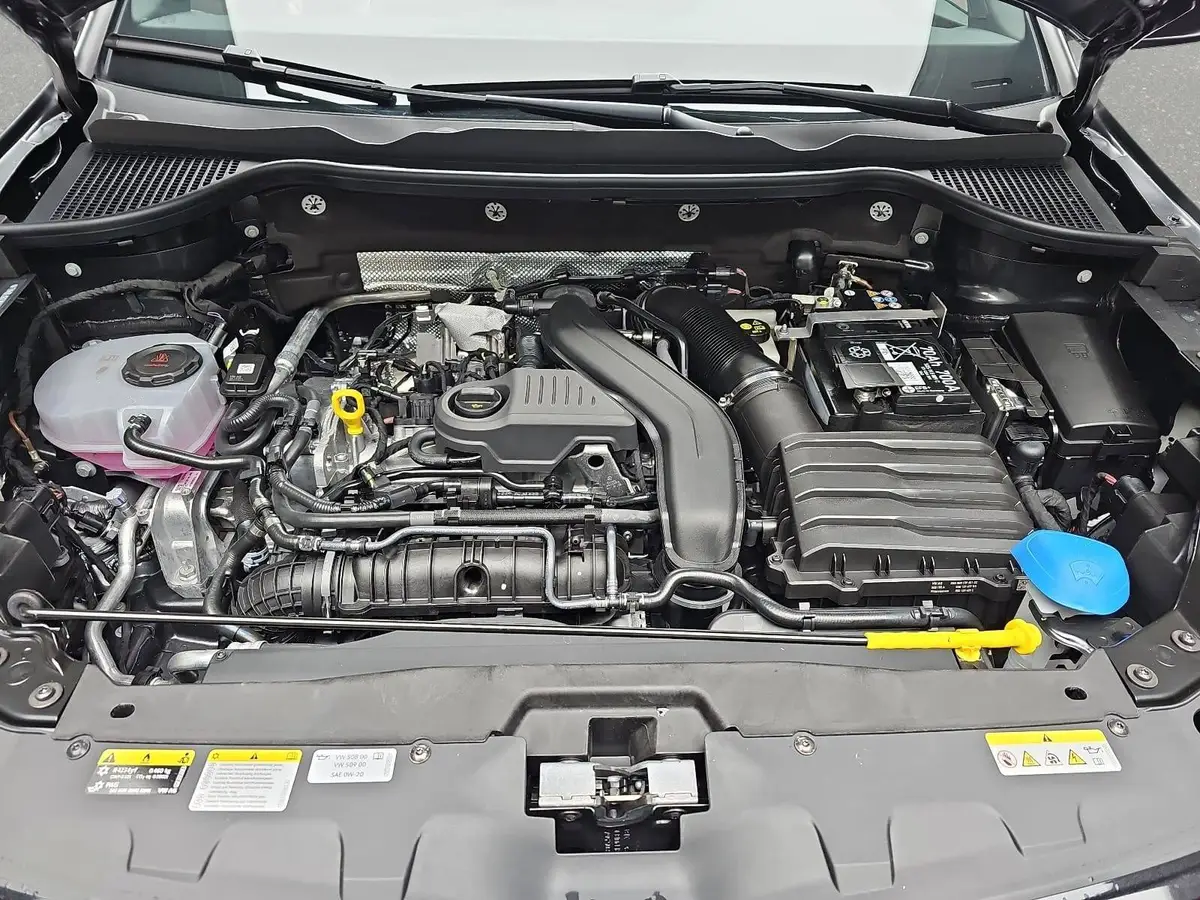 SKODA KAROQ 1.5 TSI DSG SPORTLINE NAVI LED-MATRIX PANO WINTER 