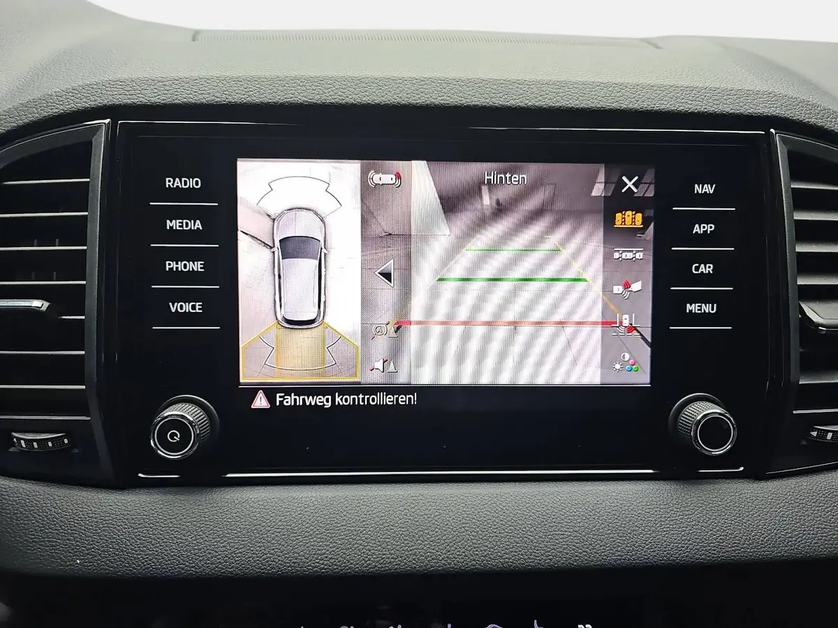 SKODA KAROQ 1.5 TSI DSG SPORTLINE NAVI LED-MATRIX PANO CANTON