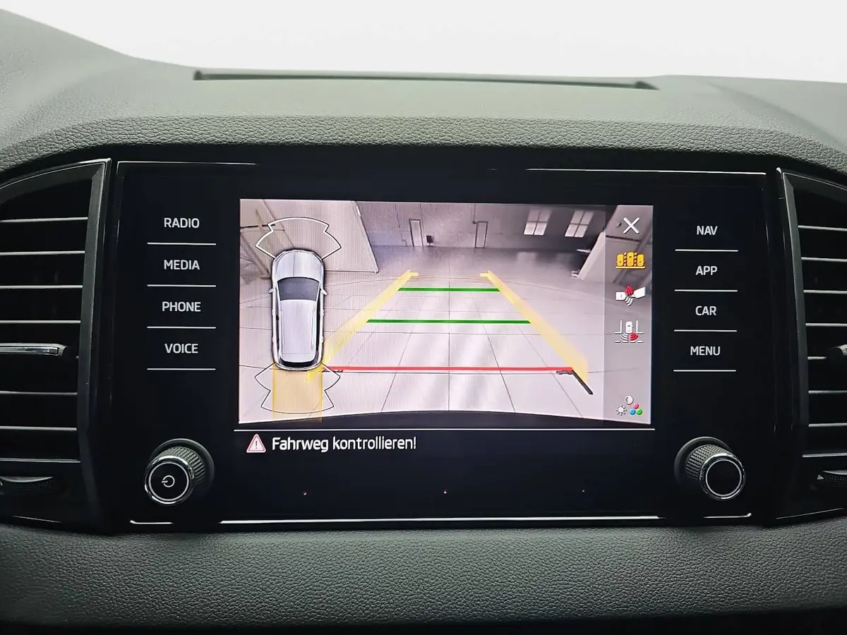 SKODA KAROQ 1.5 TSI DSG SELECTION LED AHK WINTER
