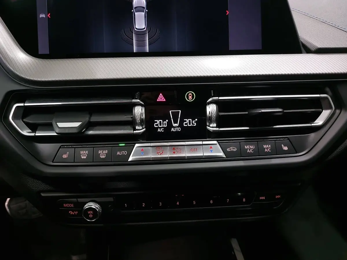 BMW 120 D AUTO. M SPORT NAVI LED PANO WINTER HUD PDC AHK L