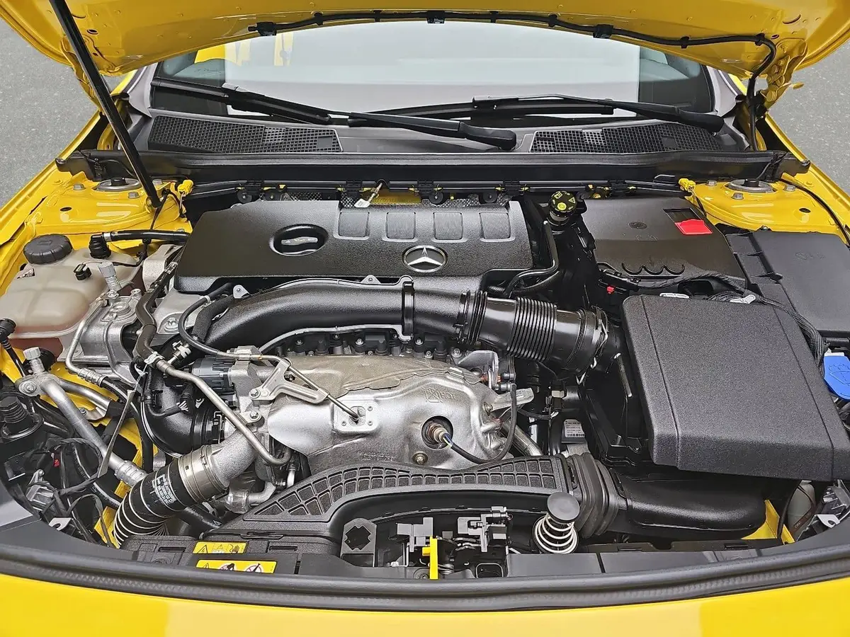 MERCEDES-BENZ A 220 DCT AMG LINE WINTER LED LM