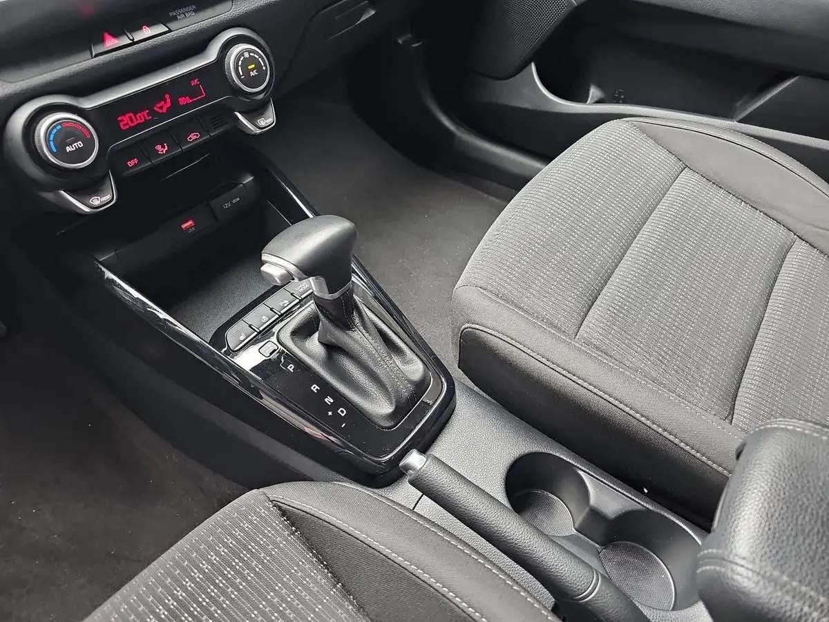 KIA STONIC 1.0 T-GDI 100 DCT VISION GRA AHK
