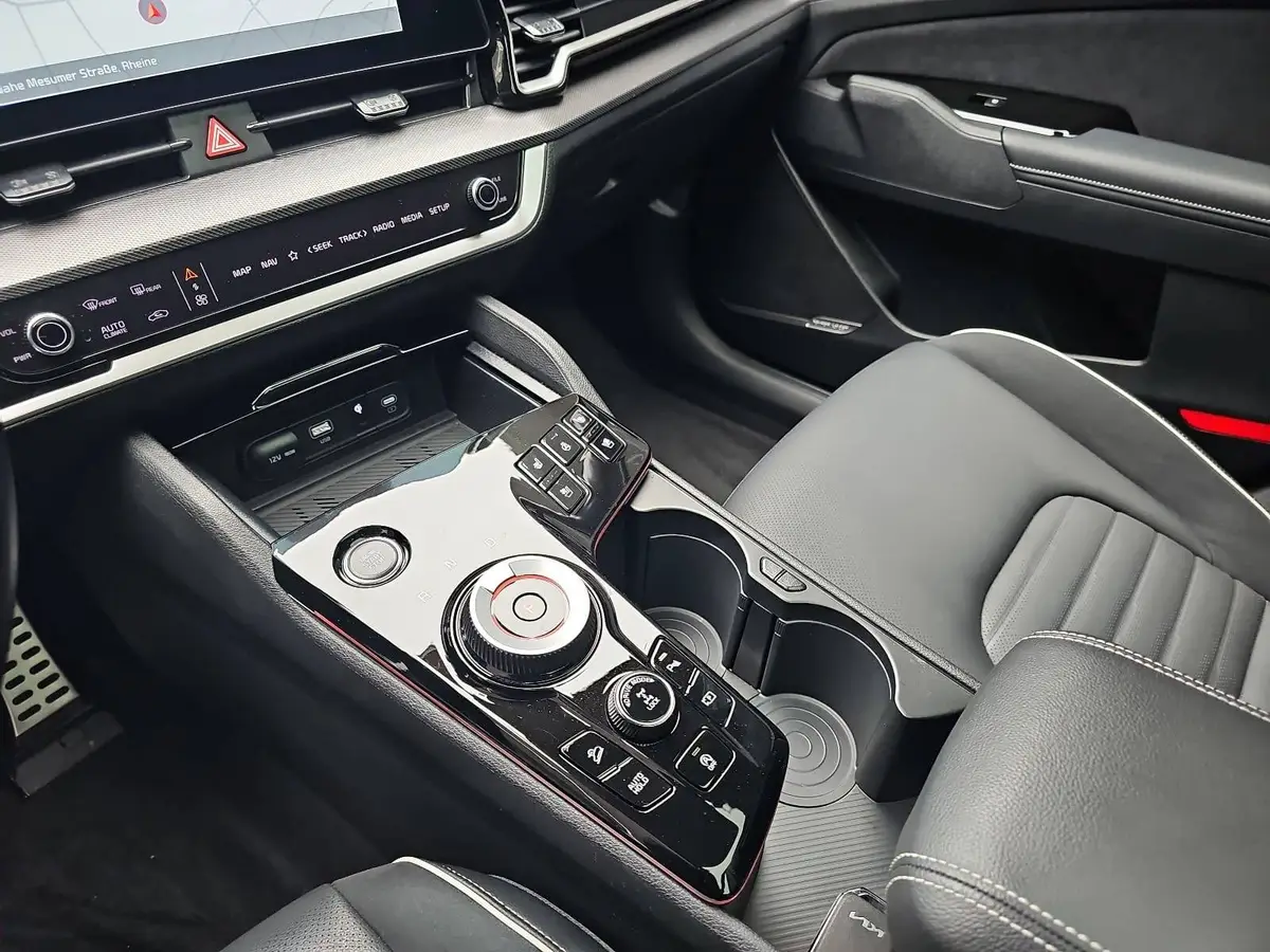 KIA SPORTAGE 1.6 CRDI DCT AWD GT-LINE SCHW.DACH DRIVEWISE GLASDACH SOUND