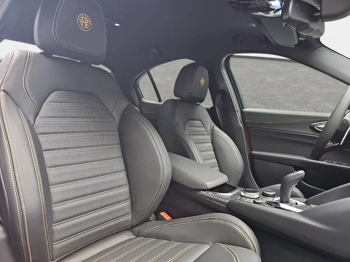 ALFA ROMEO GIULIA 2.9 V6 BI-TURBO QUADRIFOGLIO ORO