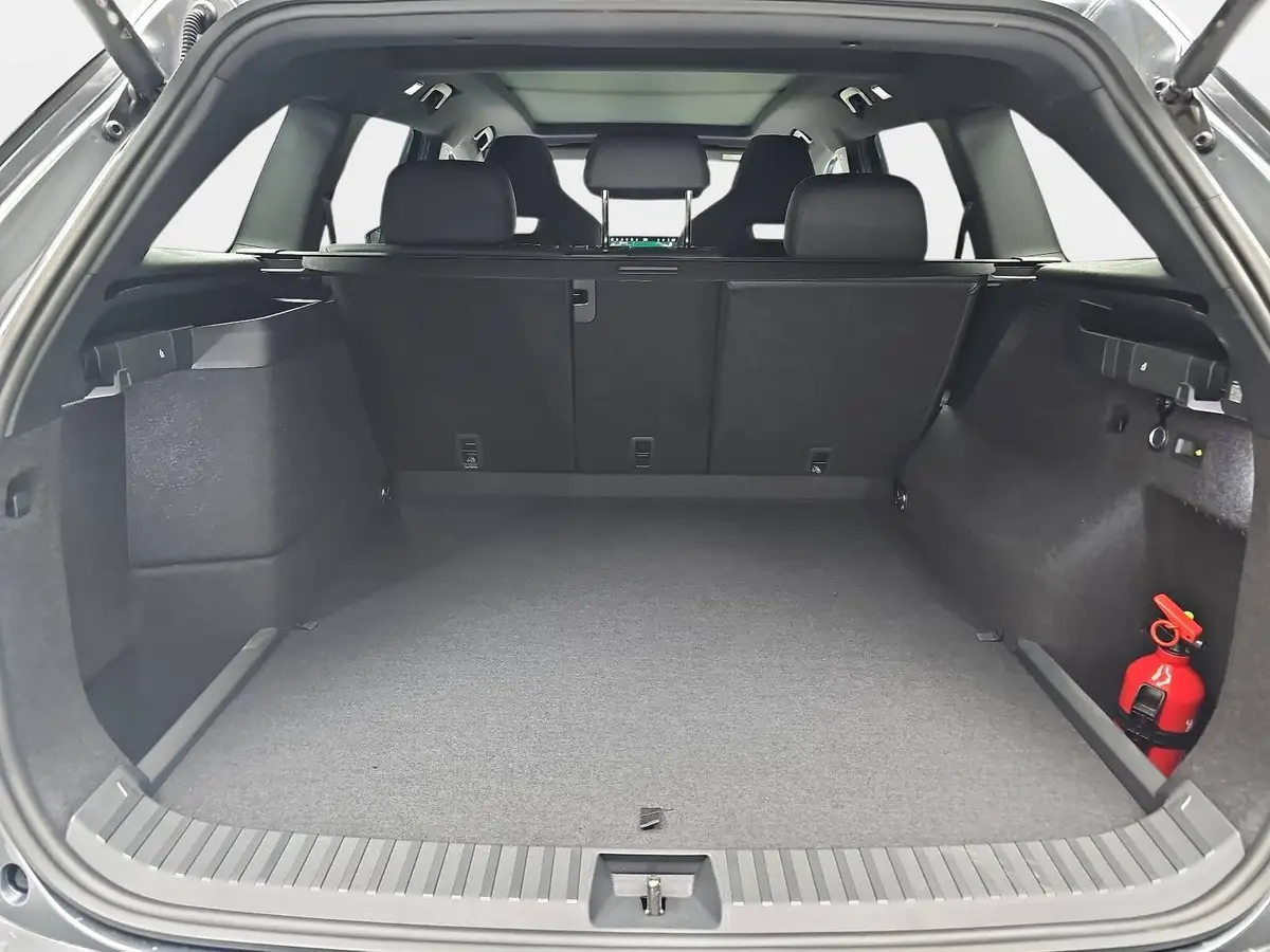 SKODA KODIAQ 1.5 TSI DSG IV PHEV SPORTLINE AHK PANO LM