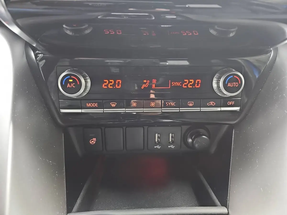 MITSUBISHI ECLIPSE CROSS 2.4 MIVEC PHEV CVT SELECT NAVI LED STANDH. 360° LM