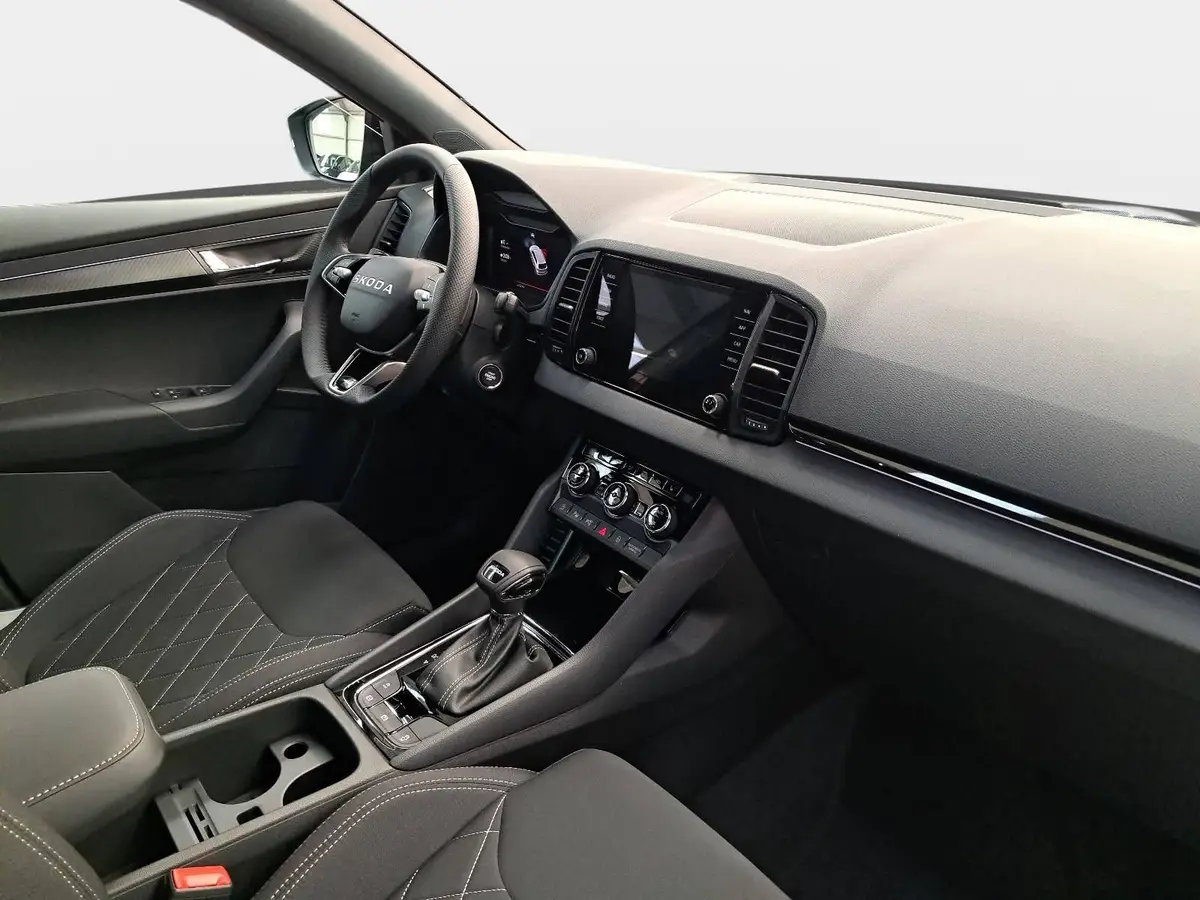 SKODA KAROQ 1.5 TSI DSG SPORTLINE NAVI LED-MATRIX PANO CANTON 