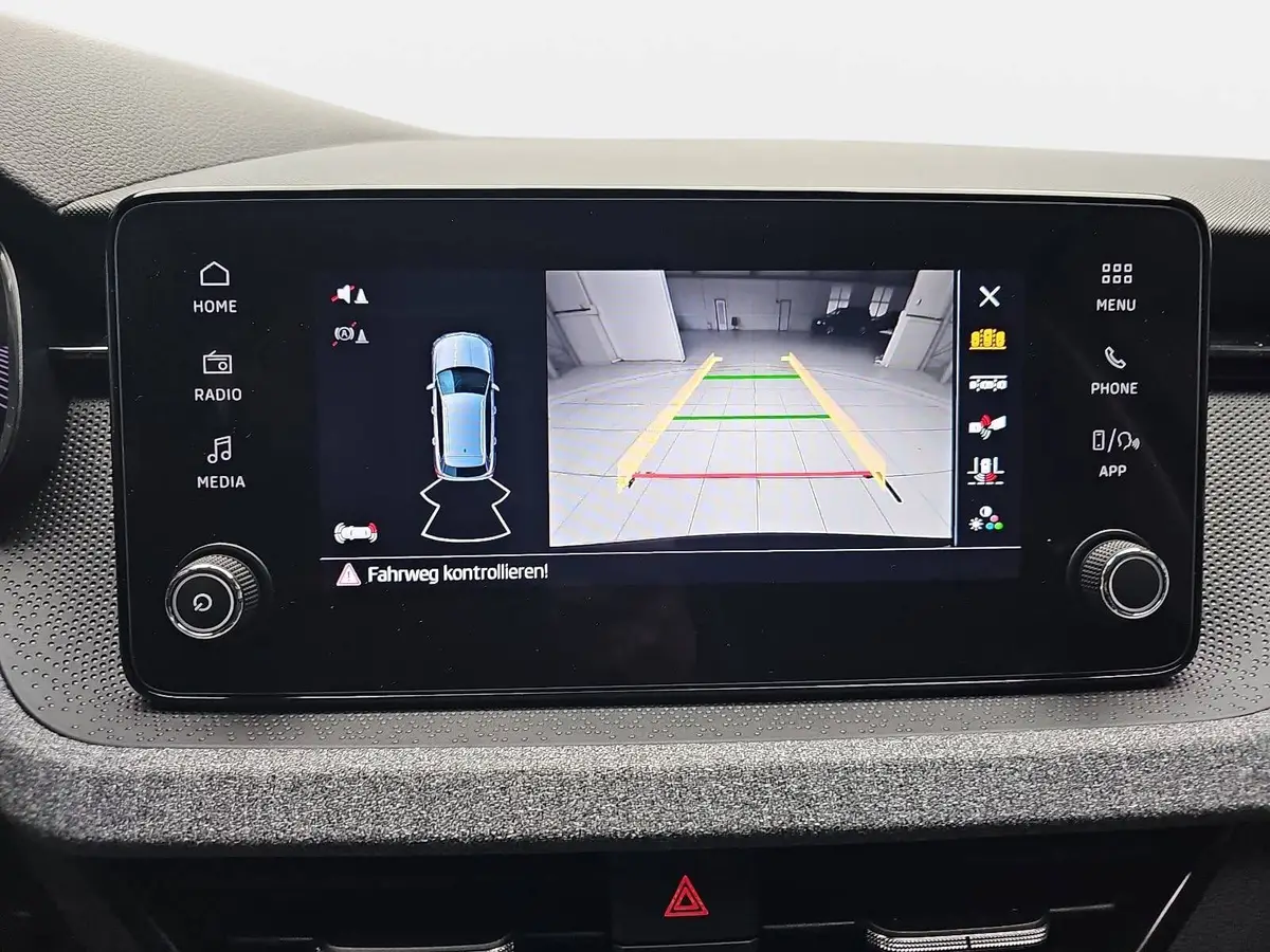 SKODA KAMIQ 1.0 TSI DSG 130 JAHRE LED KLIMAUTO WINTER SICHT LM