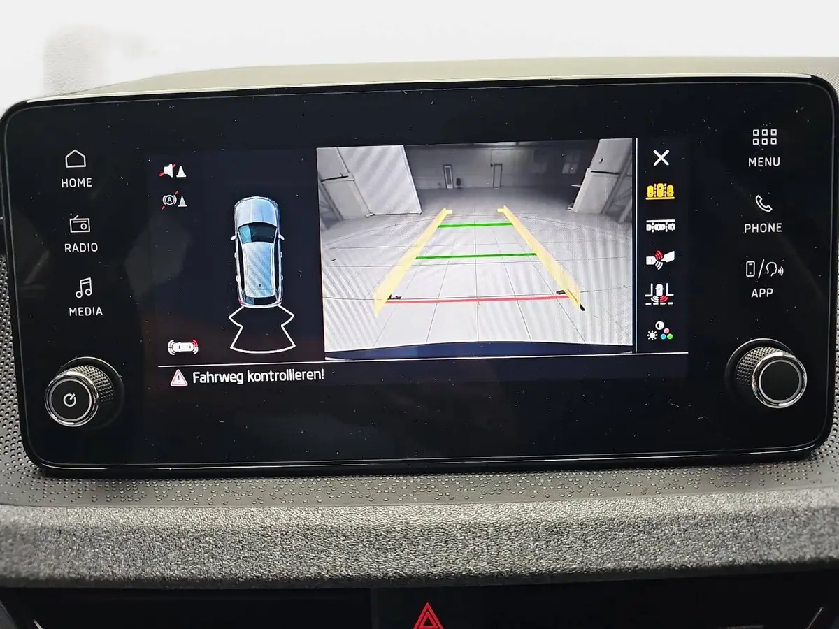 SKODA KAMIQ 1.0 TSI DSG 130 JAHRE LED KAMERA LM