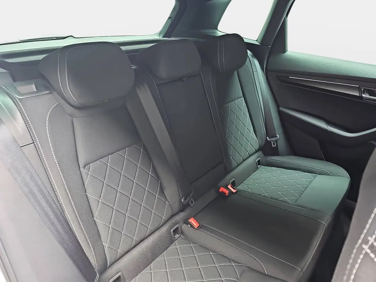 SKODA KAROQ 2.0 TDI DSG SPORTLINE 4X4 NAVI LED