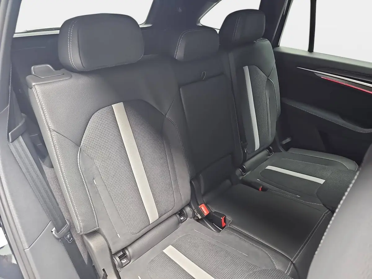 SKODA KODIAQ 2.0 TSI DSG SPORTLINE 4X4 PANO LED AHK