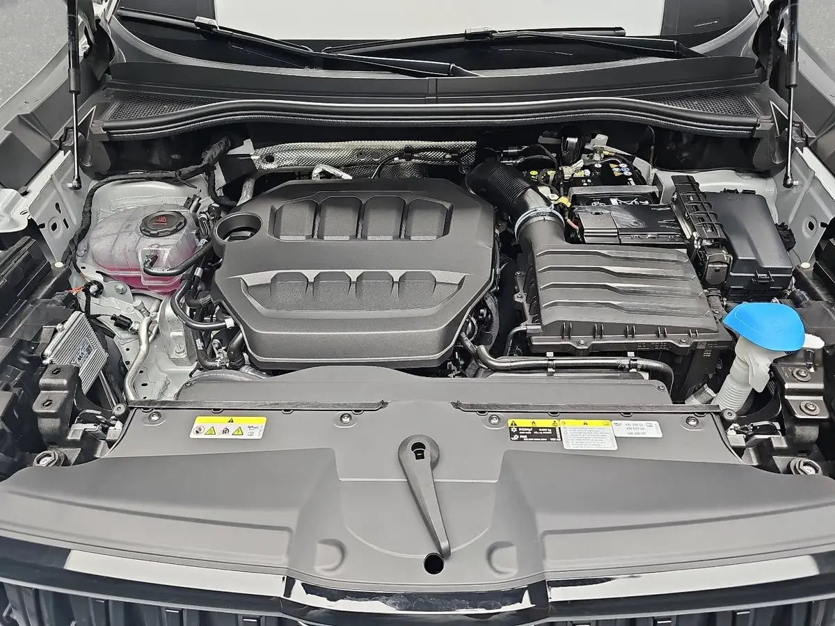 SKODA KODIAQ 2.0 TSI DSG SPORTLINE 4X4 NAVI LED AHK