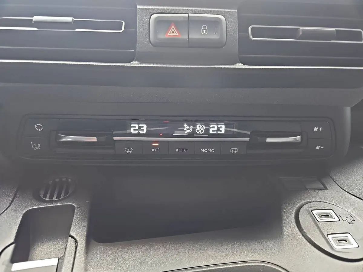 PEUGEOT RIFTER BLUEHDI 130 CV EAT8 GT L2 7-S NAVI LED AHK LM