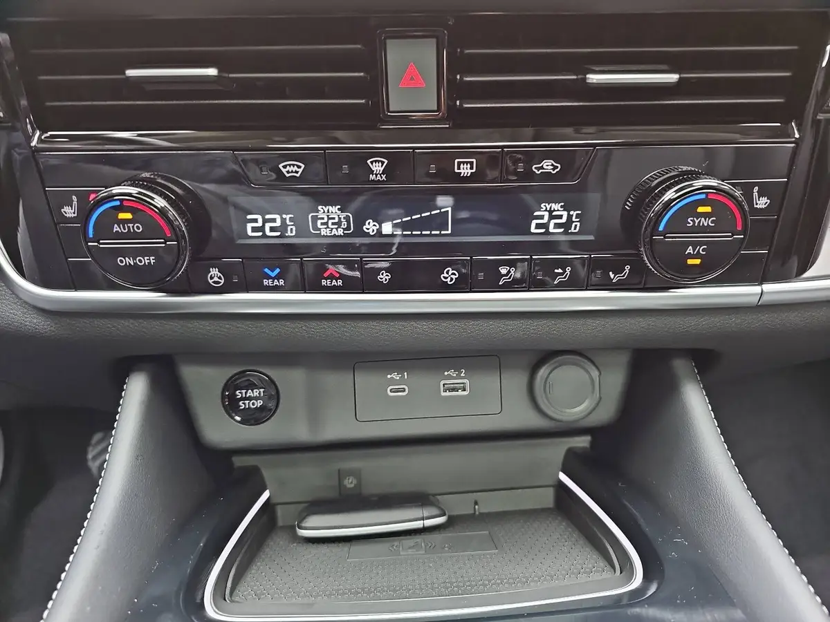NISSAN X-TRAIL 1.5 VC-T E-POWER AUTO. TEKNA PANORAMA BOSE AHK