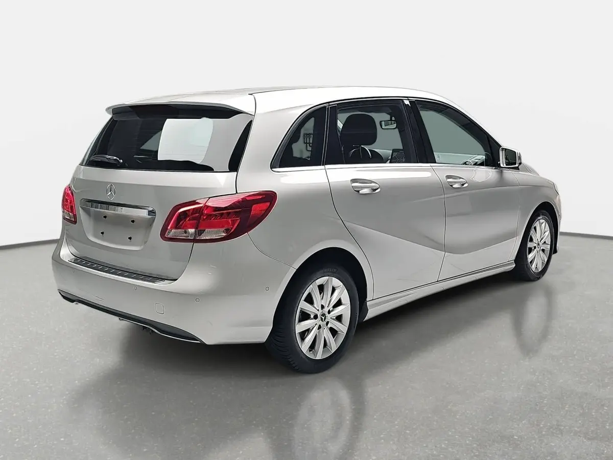 MERCEDES-BENZ B 180 STYLE GRA WINTER AHK