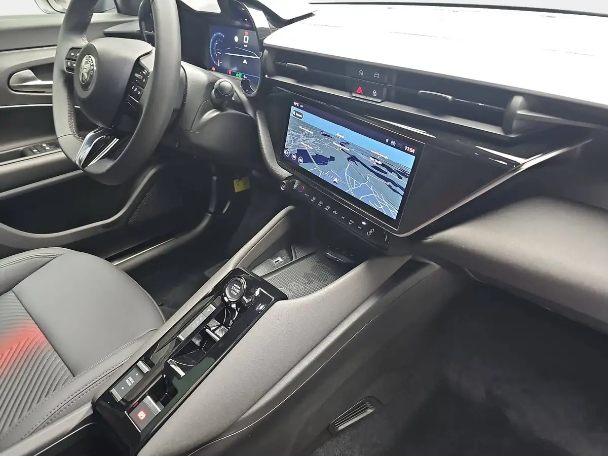 ALFA ROMEO JUNIOR IBRIDA 1.2 VGT 48V-HYBRID 21KW TI PANORAMA TECHNOLOGIE PAKET