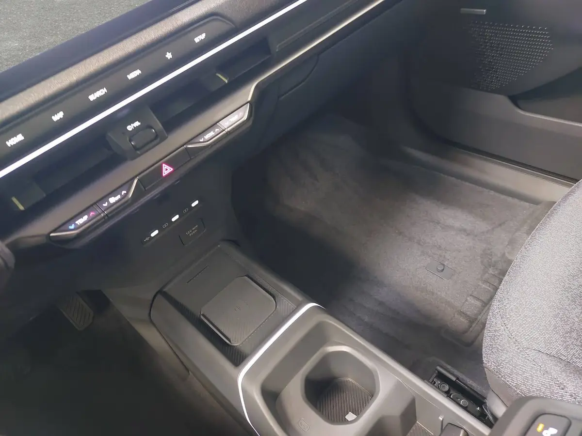 KIA EV2 42.2 KWH EARTH MJ27 WINTER-CONNECT TECHNOLOGY DRIVEWISE-PARK DESIGN