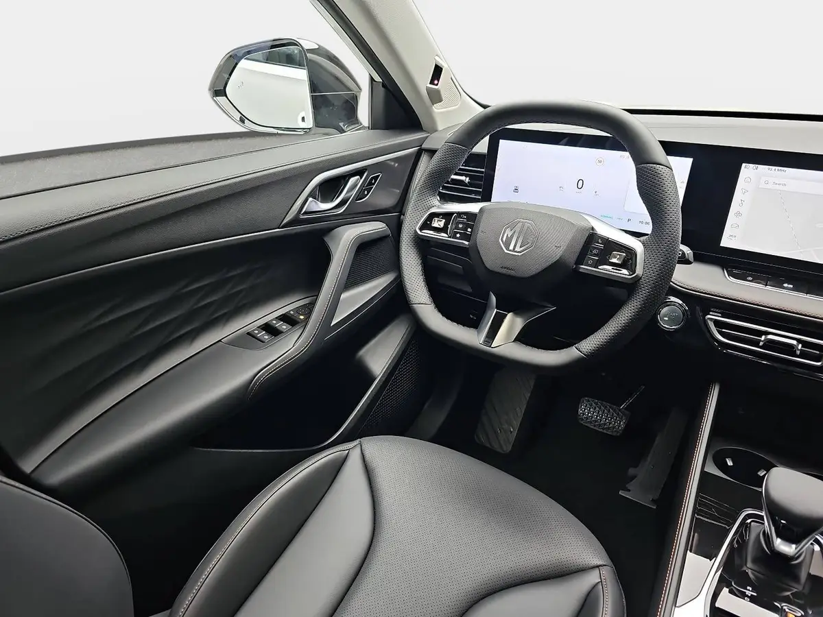 MG HS 1.5 PLUG-IN-HYBRID MY25.5 LUXURY LEDER 360-GRAD-KAMERA 19-ZOLL-LM