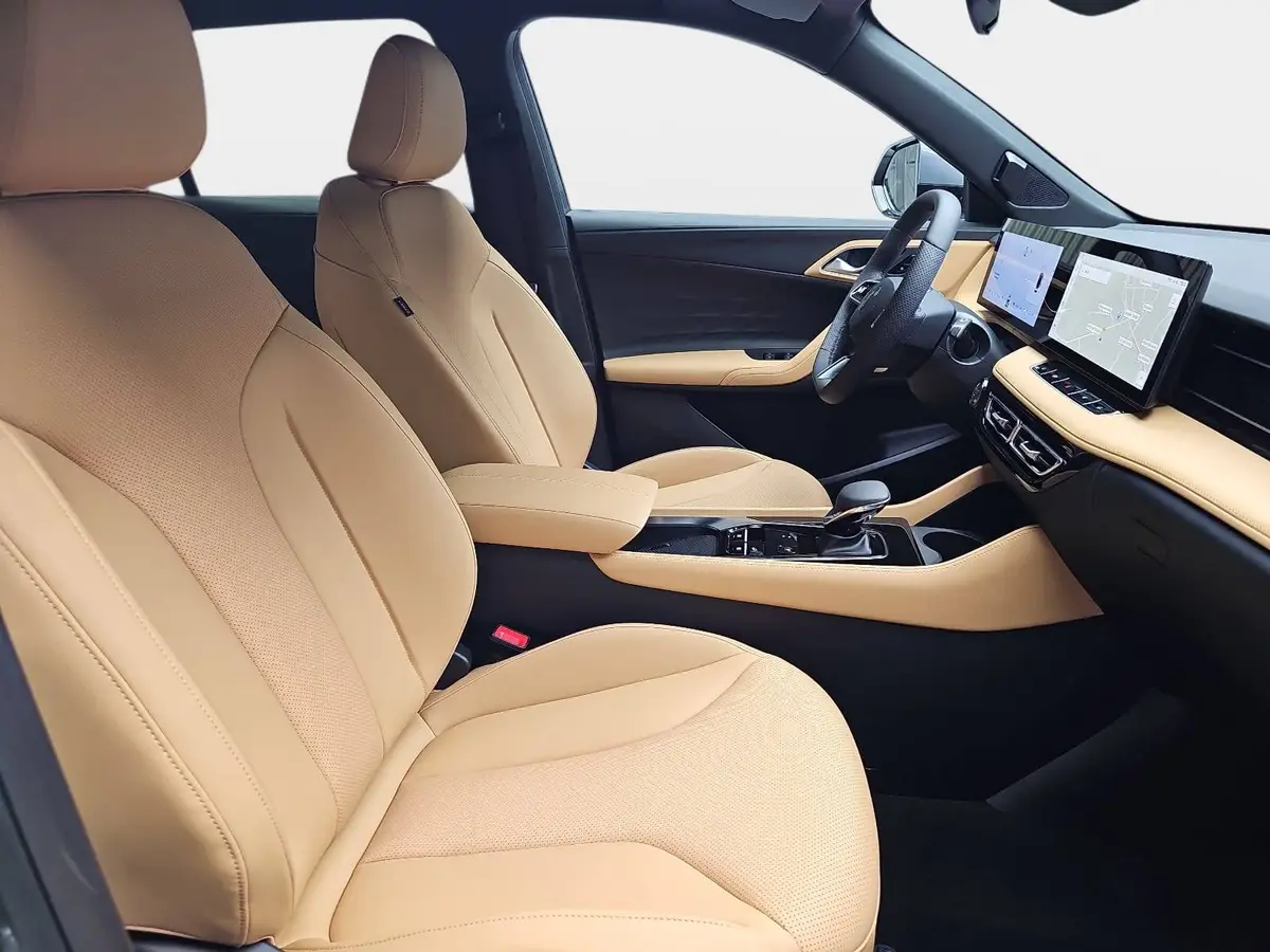 MG HS 1.5 PLUG-IN-HYBRID MY25.5 LUXURY LEDER 360-GRAD-KAMERA 19-ZOLL-LM