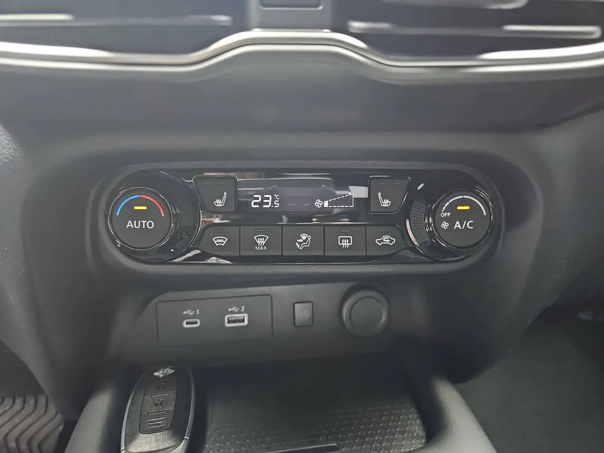 NISSAN JUKE 1.0 DIG-T 5T AUTO. N-CONNECTA NAVI WINTER FRONTSCHEIBENHEIZUNG