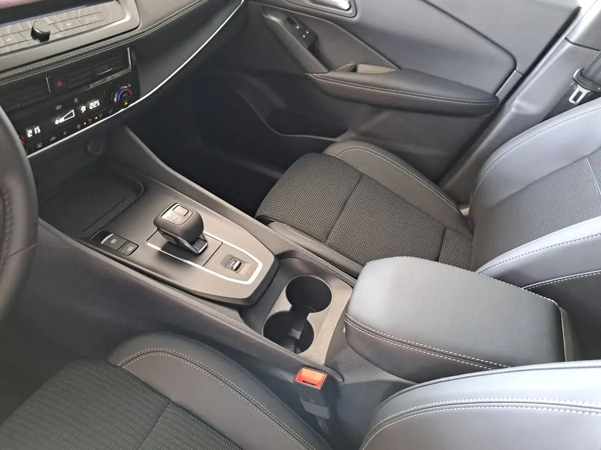NISSAN QASHQAI 1.3 DIG-T MHEV AUTO. MJ27 N-CONNECTA WINTER EL-HECKKLAPPE PANO