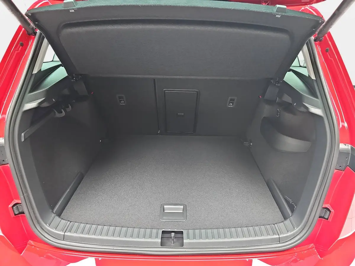 SKODA KAROQ 1.5 TSI DSG SELECTION NAVI LED ACC WINTER KAMERA A