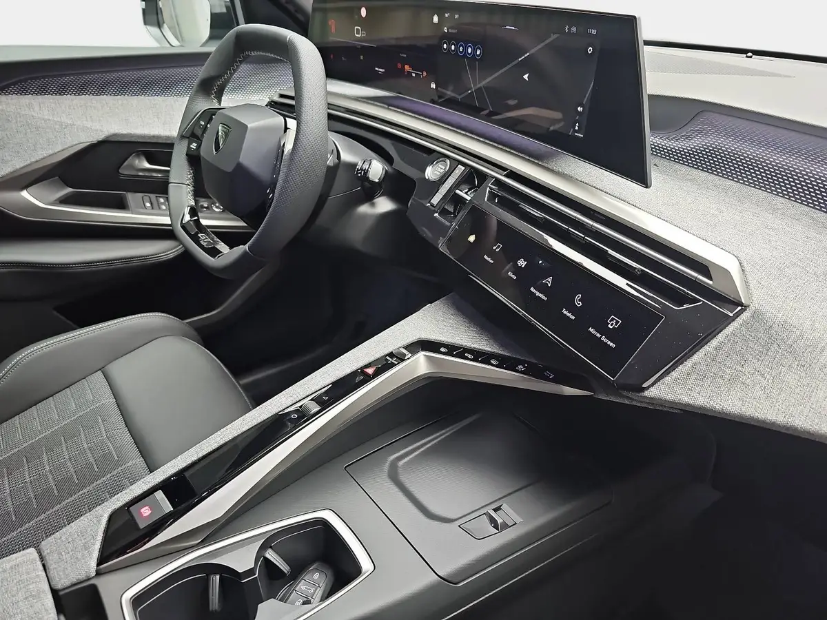 PEUGEOT 5008 1.2 HYBRID 145 E-DSC6 GT KLIMA LED 7-S DAB 360° AH