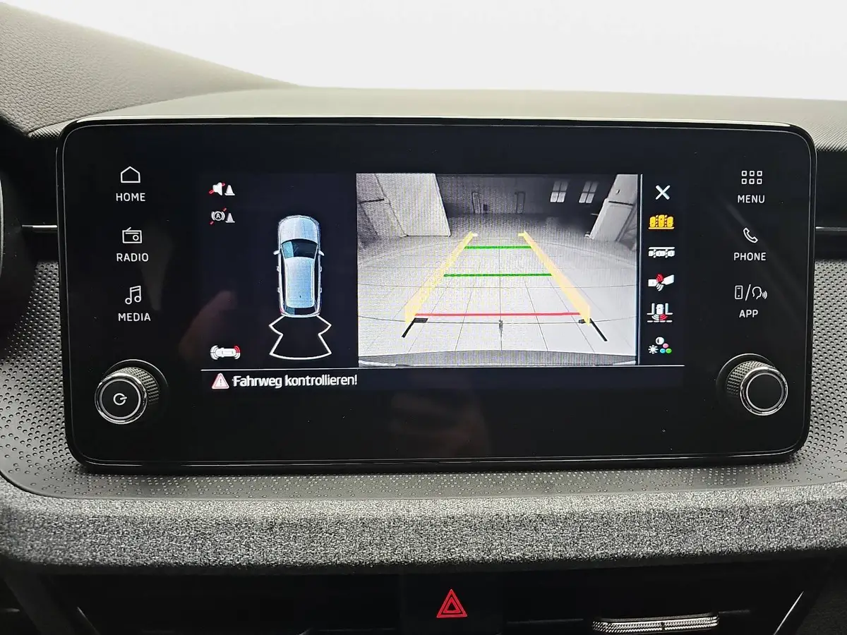 SKODA KAMIQ 1.0 TSI DSG 130 JAHRE LED KLIMAUTO WINTER SICHT KA