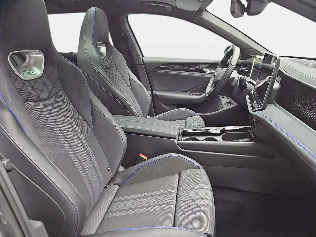 VW PASSAT VARIANT 2.0 TDI DSG R-LINE NAVI LED-MATRIX ACC PANO BLACK 