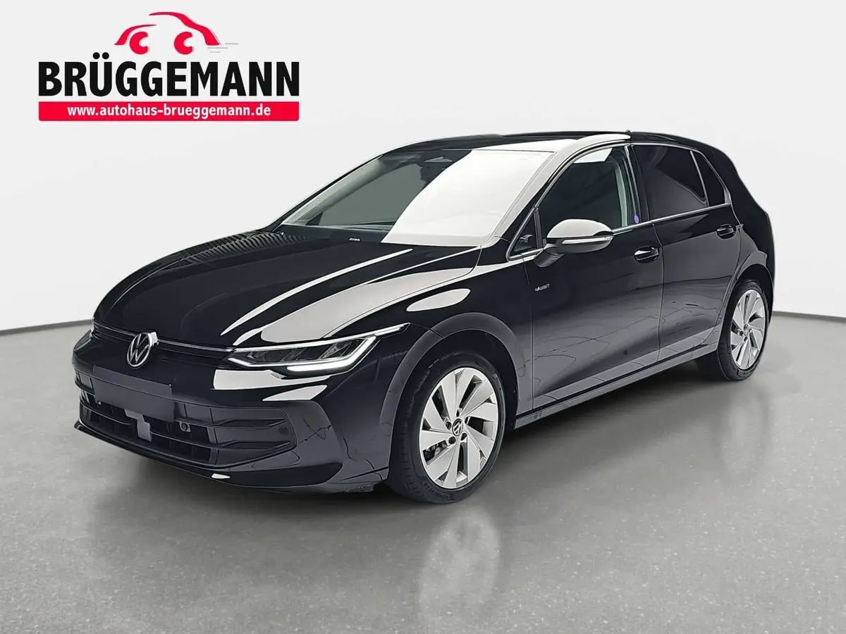 VW GOLF VIII 1.5 TSI LIFE LED ACC KAMERA AHK LM17