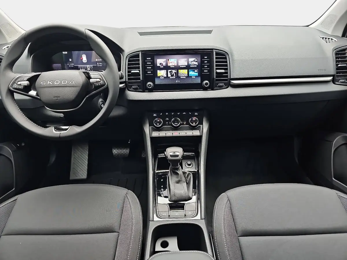SKODA KAROQ 1.5 TSI DSG 130 JAHRE LED AHK LM