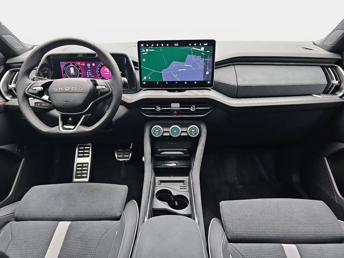 SKODA KODIAQ 1.5 TSI DSG IV PHEV SPORTLINE AHK PANO LM