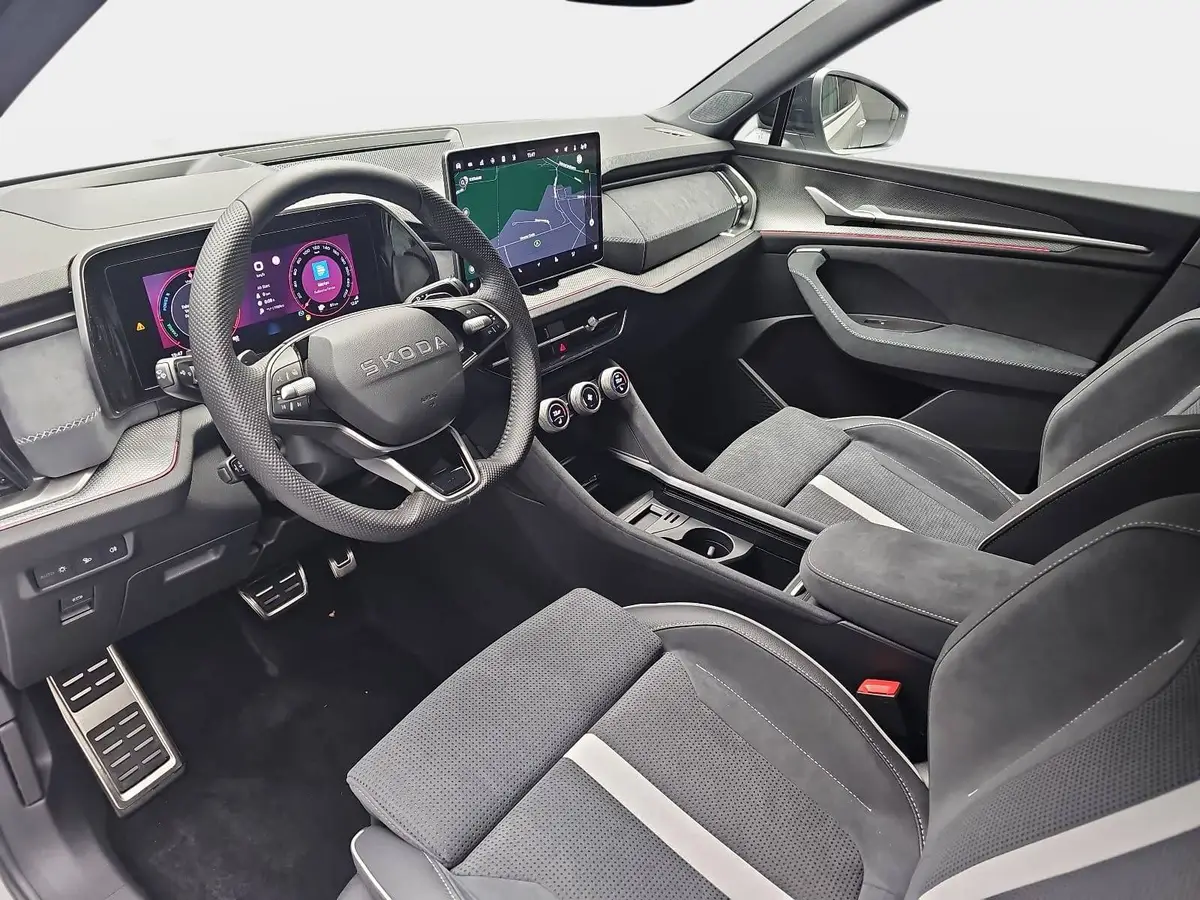 SKODA KODIAQ 1.5 TSI DSG IV PHEV SPORTLINE AHK PANO LM