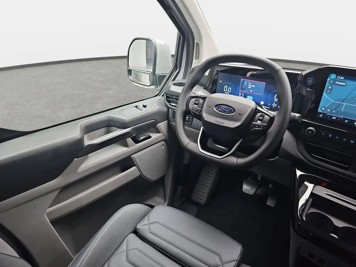 FORD TOURNEO CUSTOM 2.0 ECOBLUE AUTO. L1 TITANIUM X NAVI LED AHK