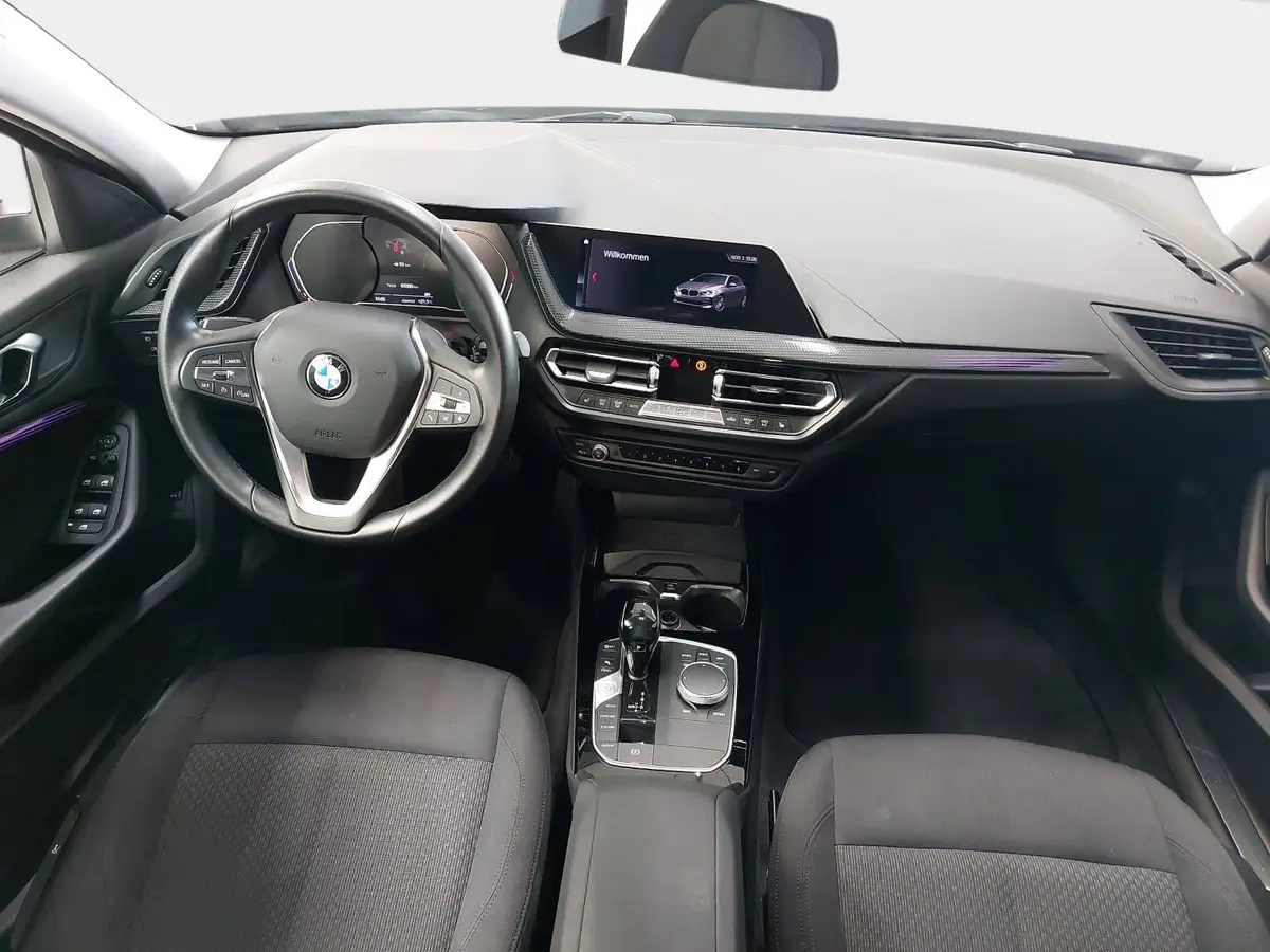 BMW 118 1.5 LTR ADVANTAGE GRA WINTER AHK KAMERA