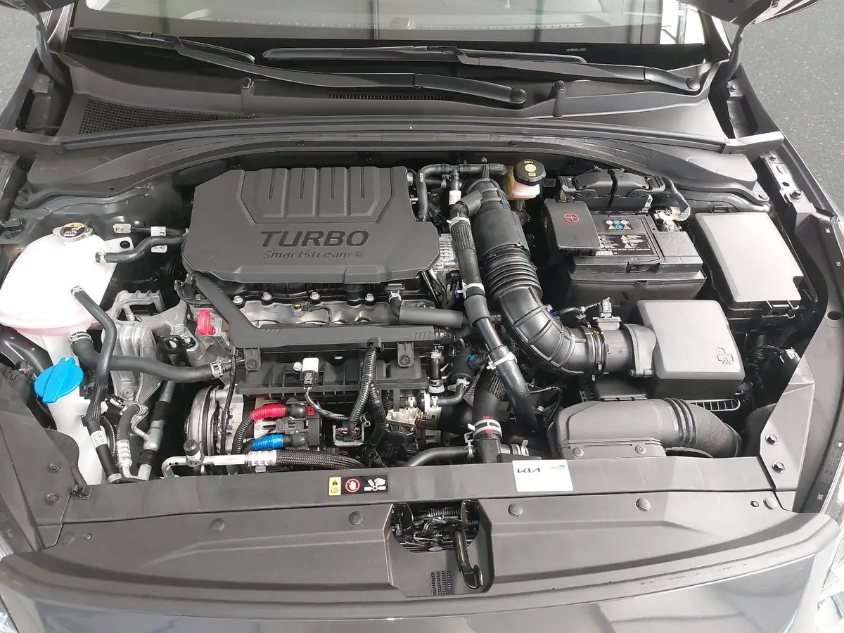 KIA CEED SW 1.5 T-GDI 48V DCT7 ULTIMATE EDITION