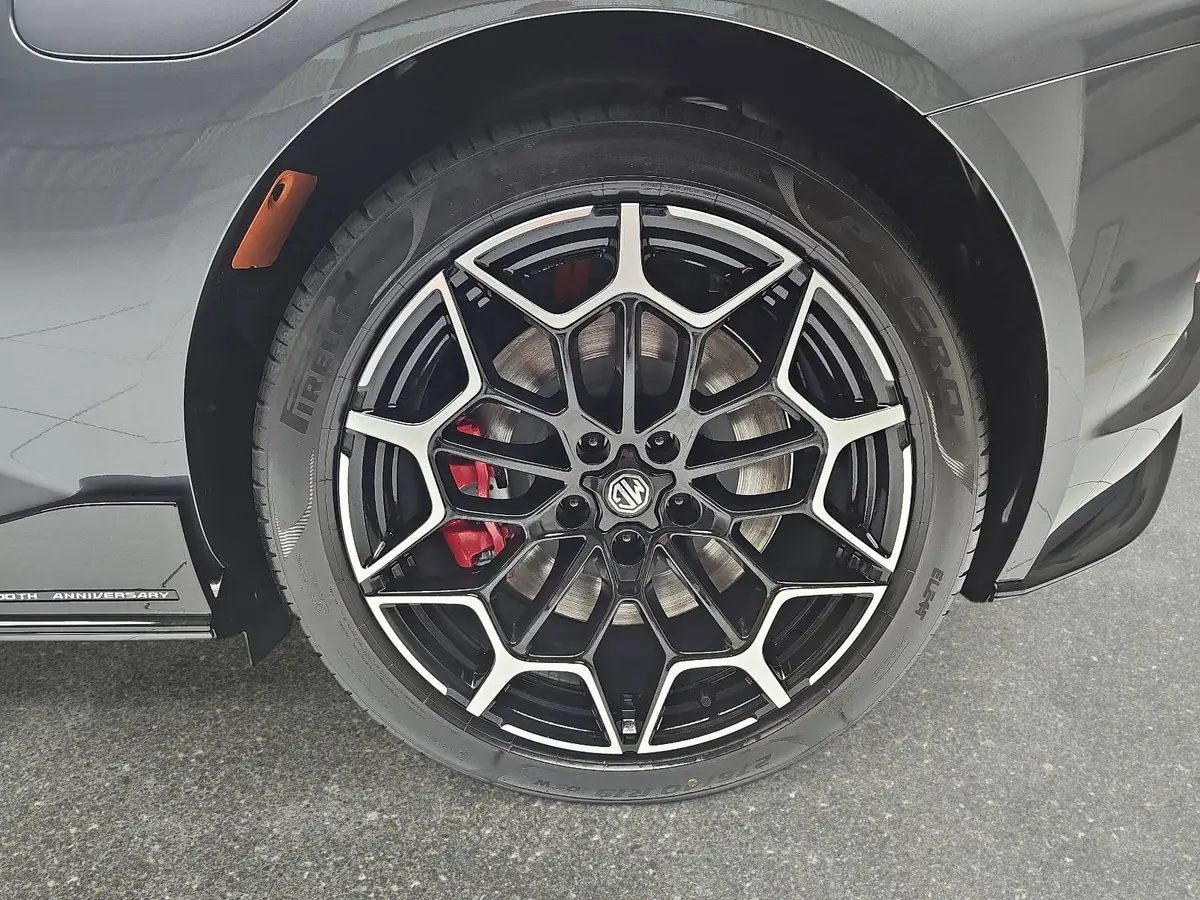 MG CYBERSTER EV 77 KWH