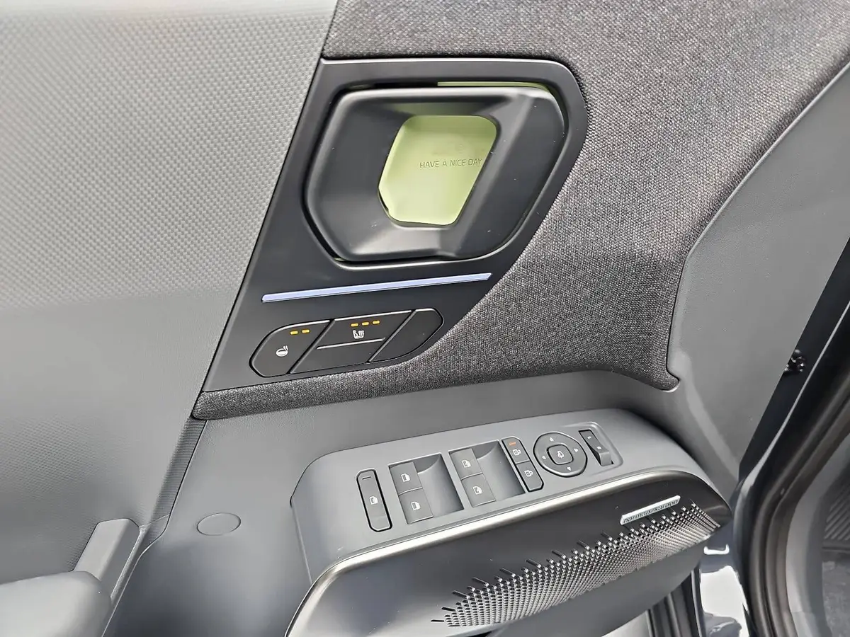 KIA EV2 42.2 KWH EARTH MJ27 WINTER-CONNECT TECHNOLOGY DRIVEWISE-PARK DESIGN