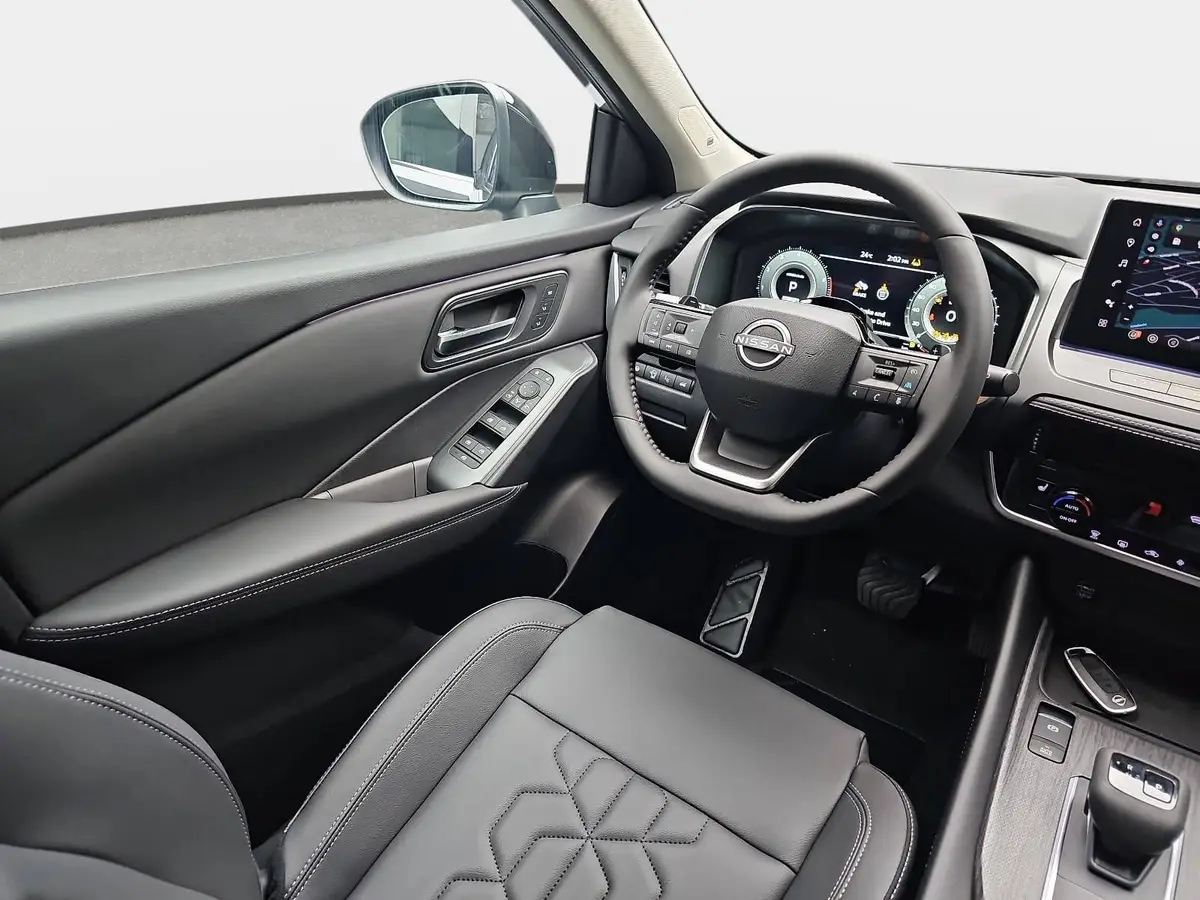 NISSAN QASHQAI 1.3 DIG-T MHEV AUTO. MJ27 TEKNA PANORAMA BOSE HEAD-UP-DISPLAY